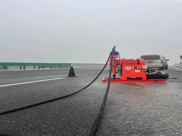 榆社马路路基路面开裂下沉注浆加固灌浆